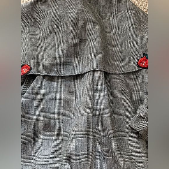 New trench coat with cape - Picture 3 of 10